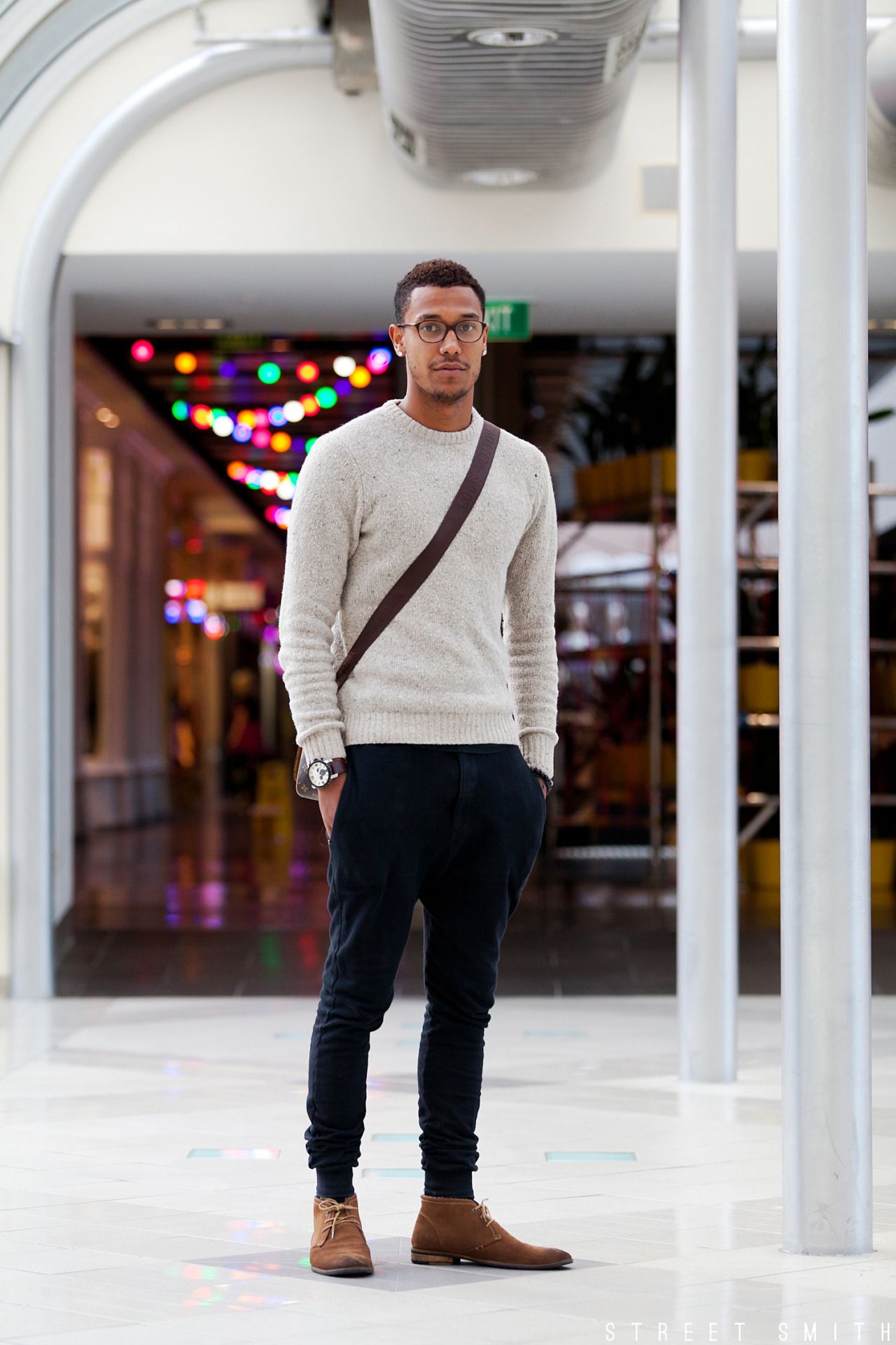 ruggedmenswear: Seeing some great looking tapered jogging pants everywhere lately. This man shows how to wear them in pu